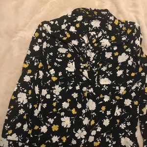 Ann Taylor blouse never worn 👑🤩